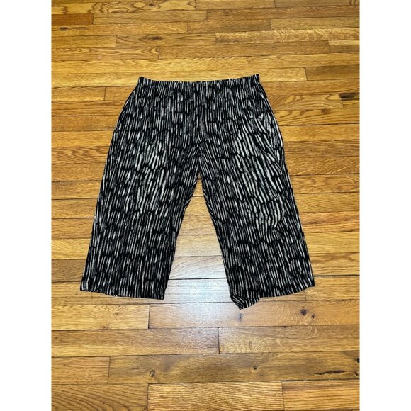 Chicos Travelers Capri Pants Size 2 US Large Black Beige Slinky Knit Pull On - Picture 1 of 5